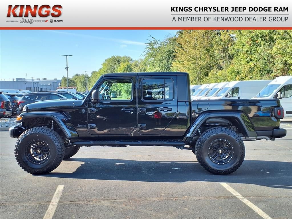 2023 Jeep Gladiator Sport S photo 3