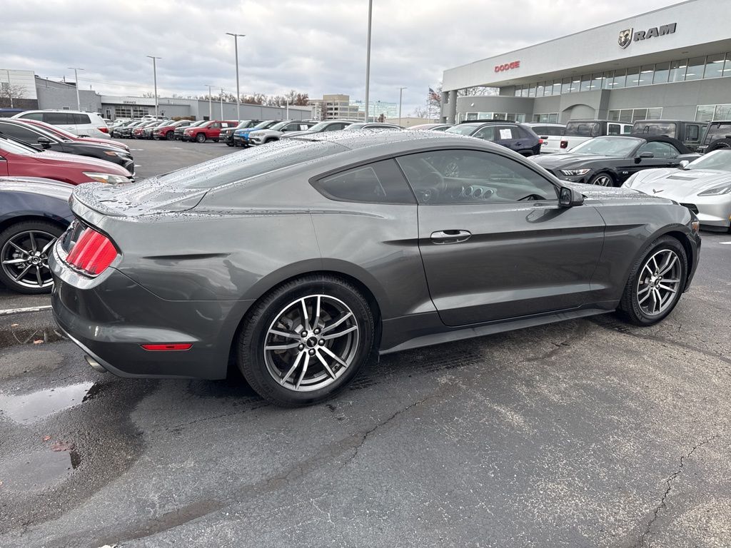 2017 Ford Mustang EcoBoost photo 4
