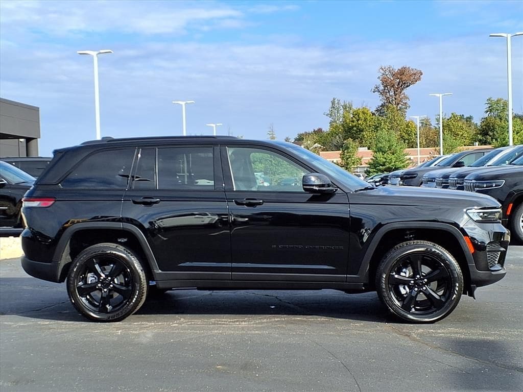 2025 Jeep Grand Cherokee Altitude - Photo 8