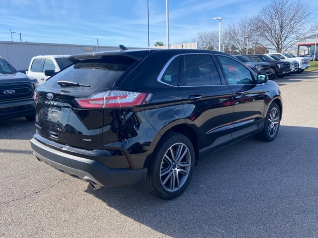 Certified 2022 Ford Edge Titanium SUV