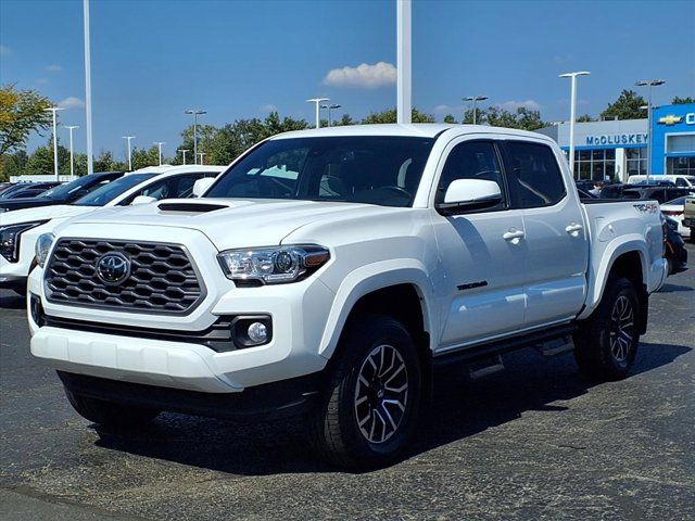 2021 Toyota Tacoma TRD Sport V6 photo 2