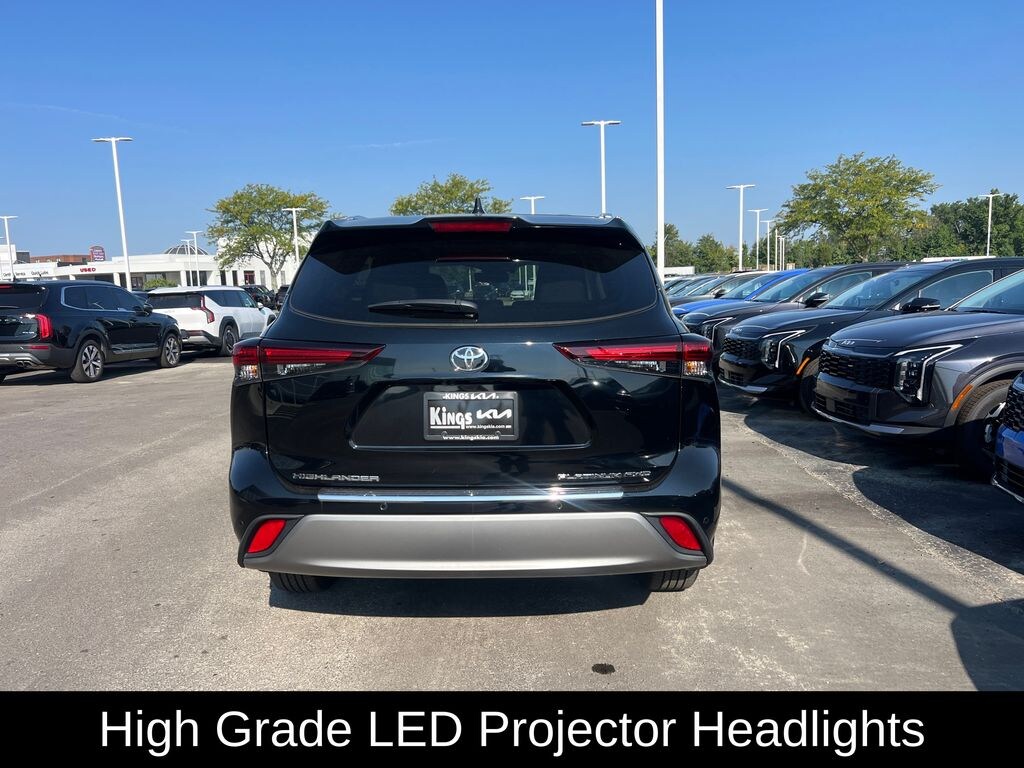 Used 2024 Toyota Highlander Platinum SUV