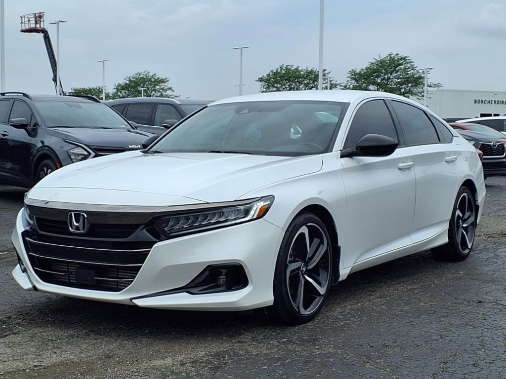 Used 2022 Honda Accord Sport with VIN 1HGCV1F31NA076139 for sale in Northfield, Minnesota