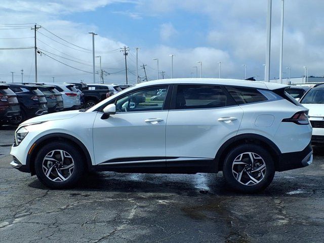 2024 Kia Sportage LX photo 2