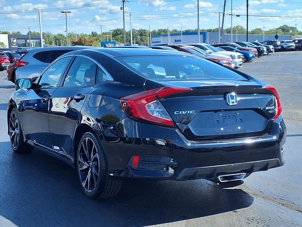 2019 Honda Civic Sport photo 2