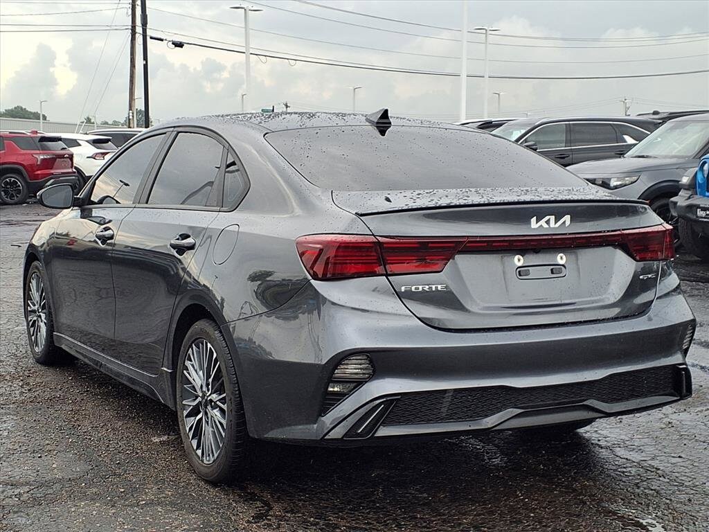 2022 Kia Forte GT-Line photo 4