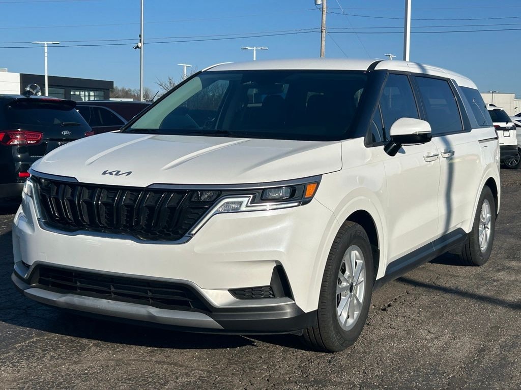 Certified 2023 Kia Carnival LX Minivan/Van