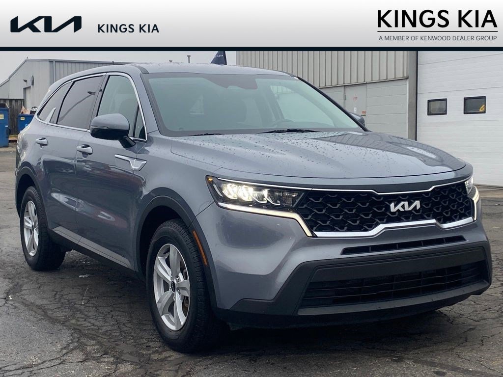2023 Kia Sorento LX's photo