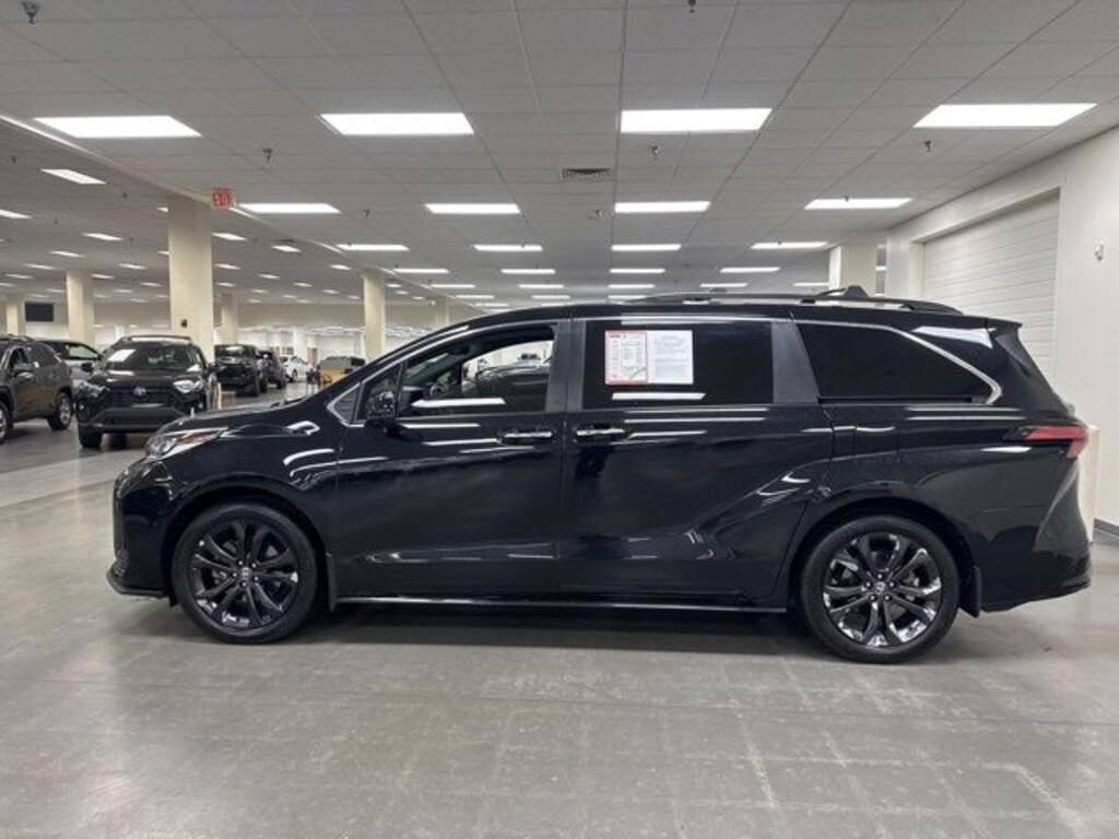 Used 2022 Toyota Sienna XSE 7 Passenger Minivan/Van