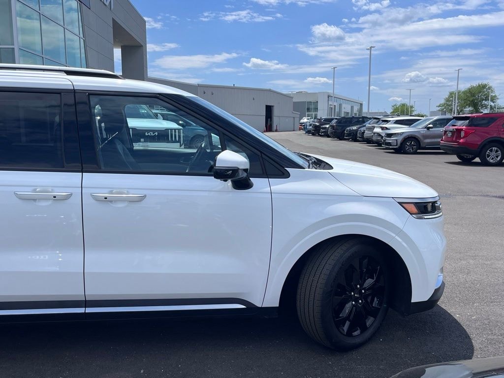 Certified 2024 Kia Carnival SX Minivan/Van