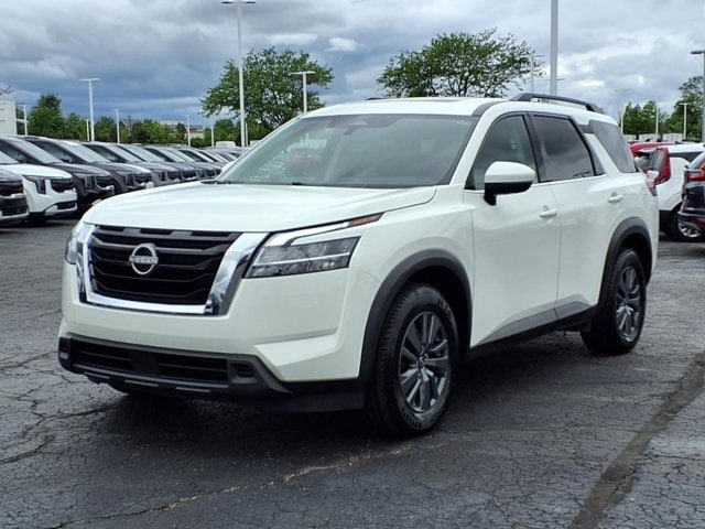 Used 2022 Nissan Pathfinder SV with VIN 5N1DR3BD0NC256956 for sale in Cincinnati, OH