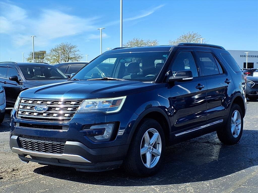2017 Ford Explorer XLT photo 2