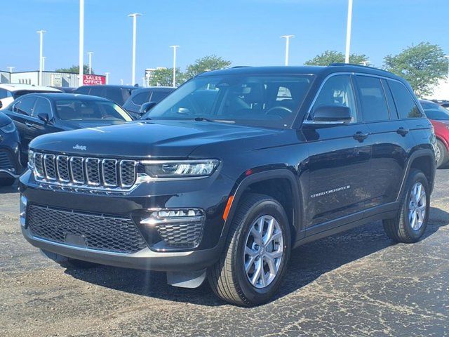 2022 Jeep Grand Cherokee Limited photo 2