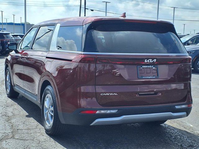 2024 Kia Carnival LX photo 4