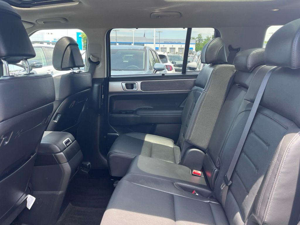 2025 Hyundai Santa Fe Limited - Photo 19