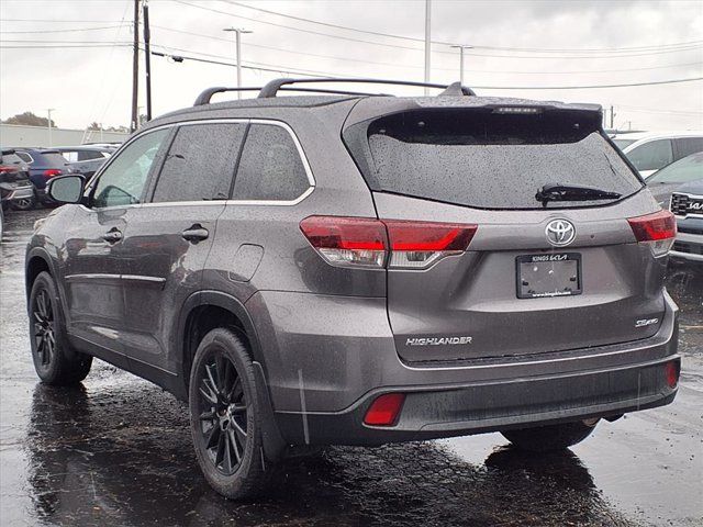 2019 Toyota Highlander SE photo 3