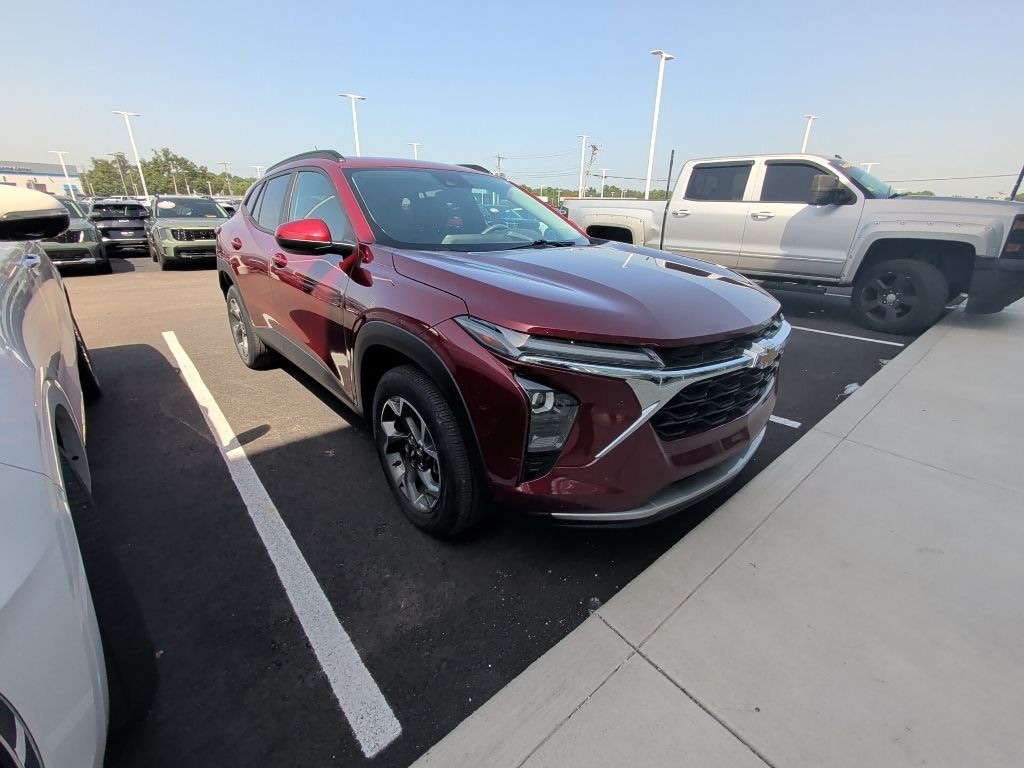 Used 2024 Chevrolet Trax LT SUV