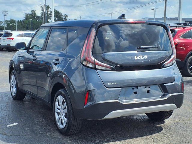 2023 Kia Soul LX photo 3