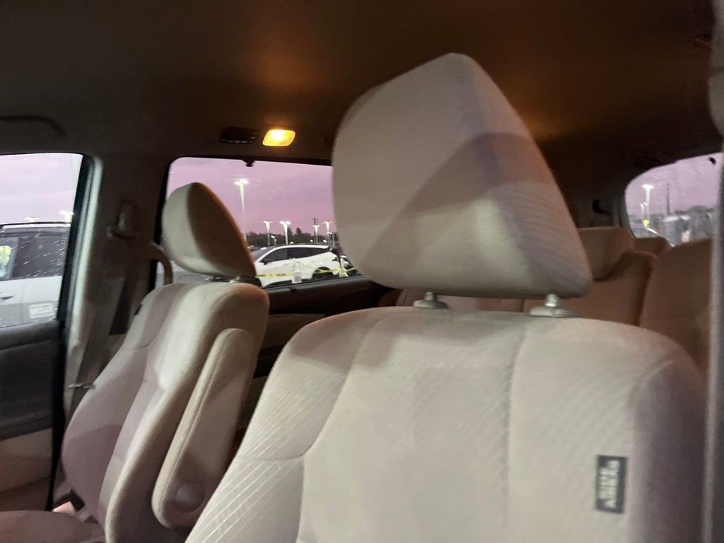 2014 Honda Odyssey EX photo 4