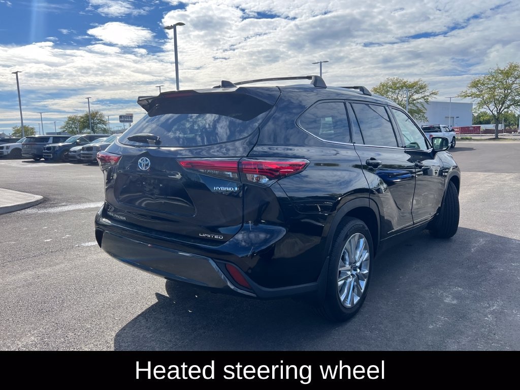 Used 2022 Toyota Highlander Hybrid Limited SUV