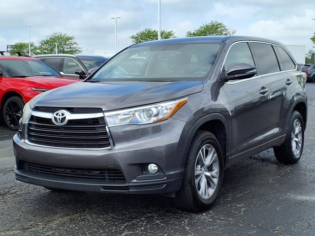 Used 2015 Toyota Highlander LE Plus with VIN 5TDZKRFH3FS082301 for sale in Cincinnati, OH
