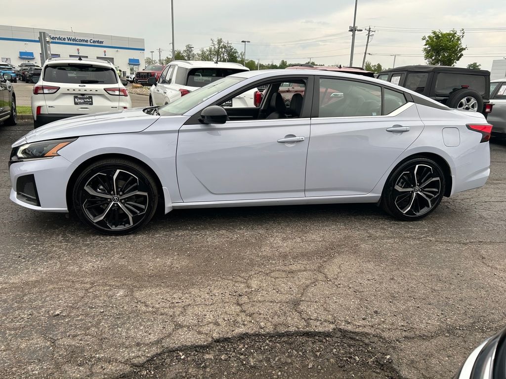 Used 2025 Nissan Altima 2.5 SR Sedan