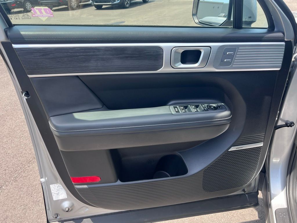 2025 Hyundai Santa Fe Limited - Photo 9