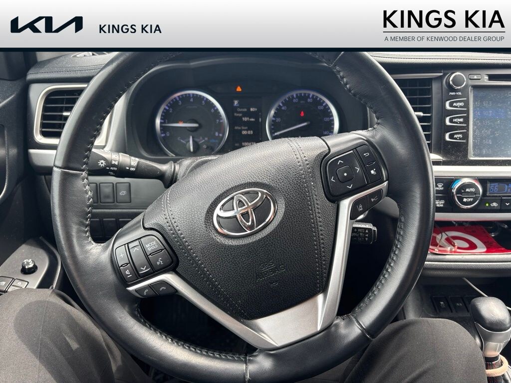 Used 2019 Toyota Highlander SE SUV