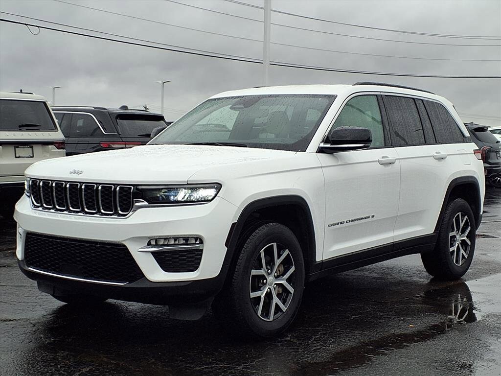 2024 Jeep Grand Cherokee Limited photo 2