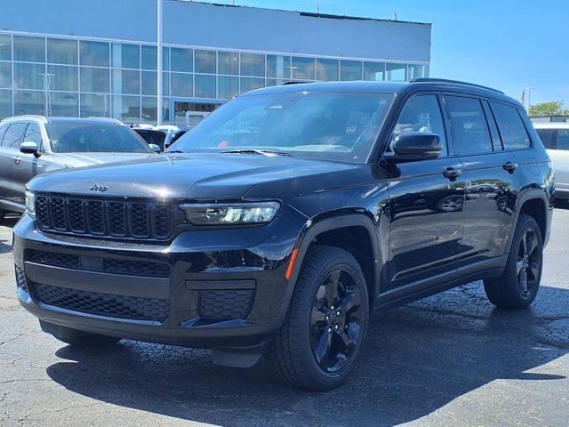 2022 Jeep Grand Cherokee Altitude photo 2
