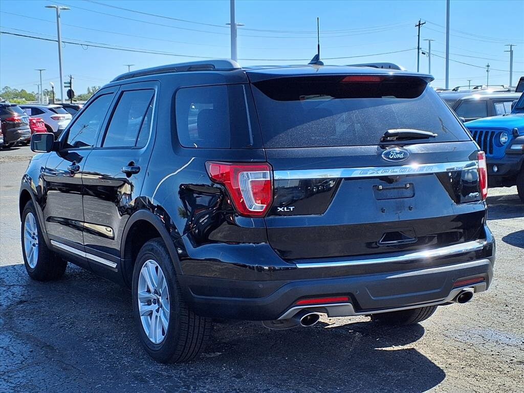 2018 Ford Explorer XLT photo 4