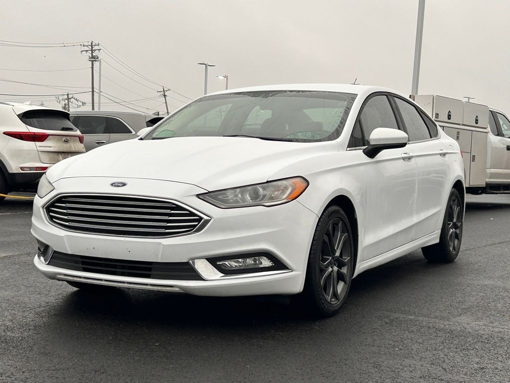 Used 2018 Ford Fusion SE Sedan