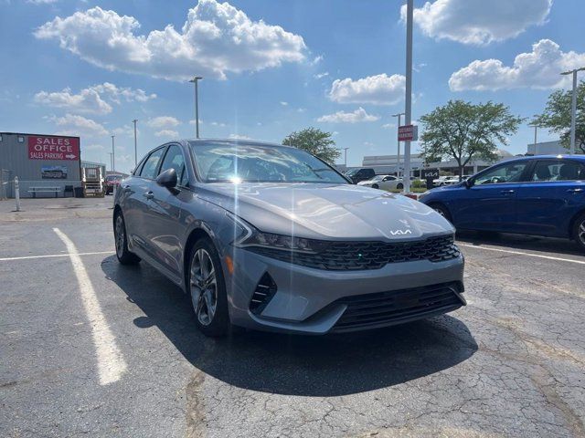 2024 Kia K5 EX photo 4
