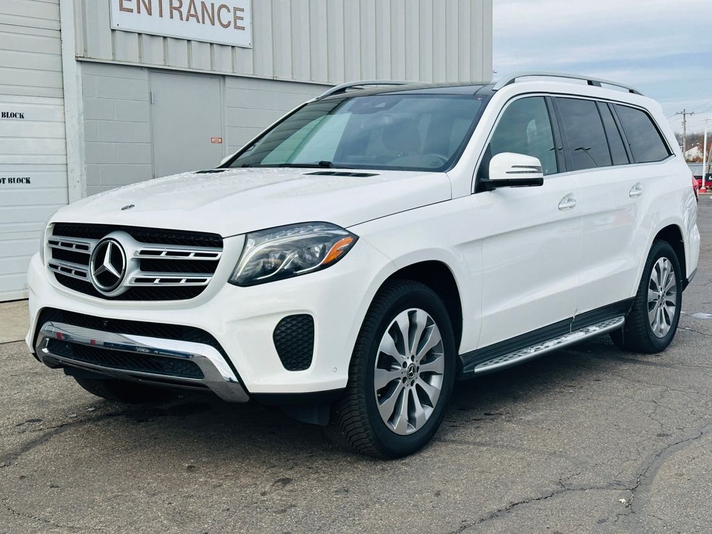 2018 Mercedes Benz GLS 450 4MATIC photo 3