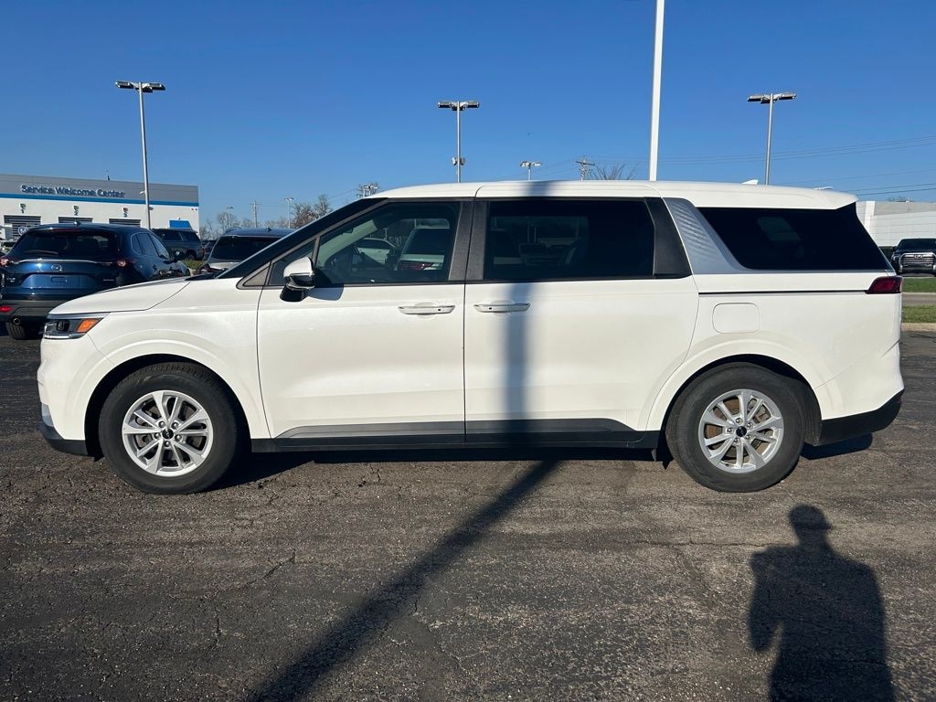 Certified 2023 Kia Carnival LX Minivan/Van