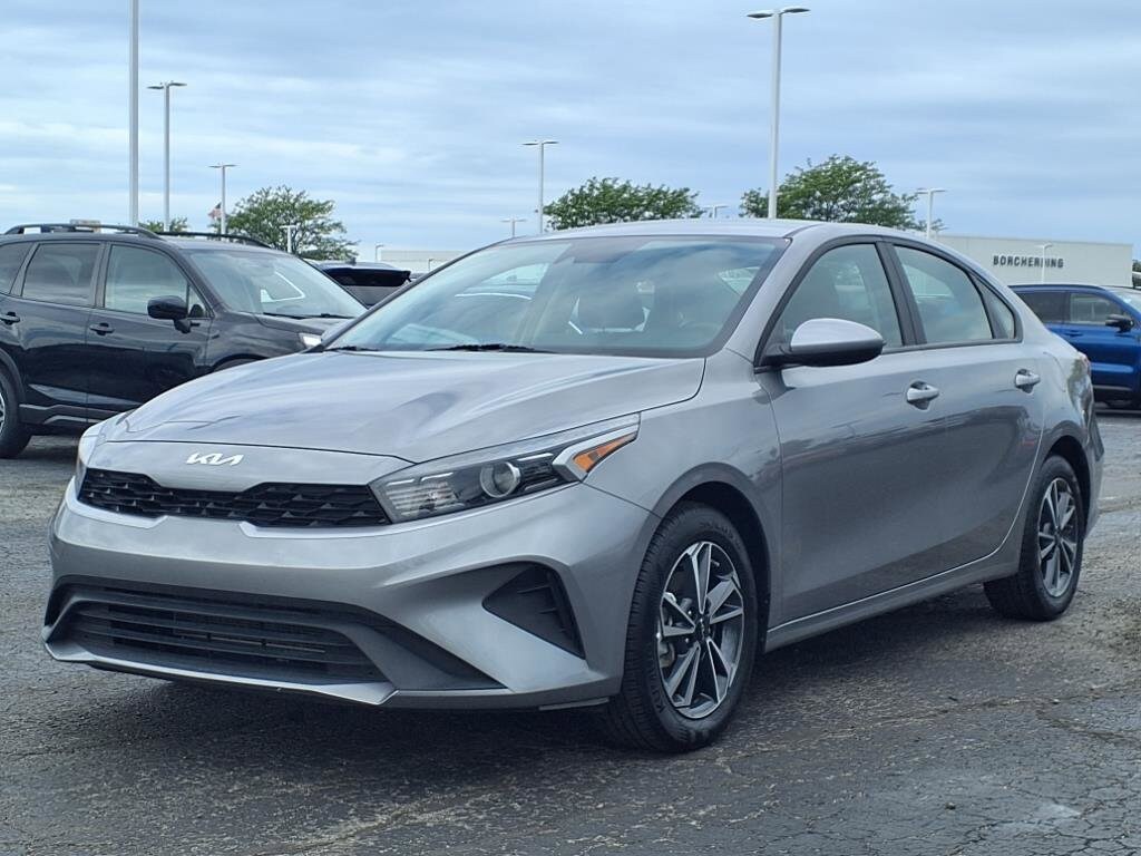 2024 Kia Forte LXS photo 2