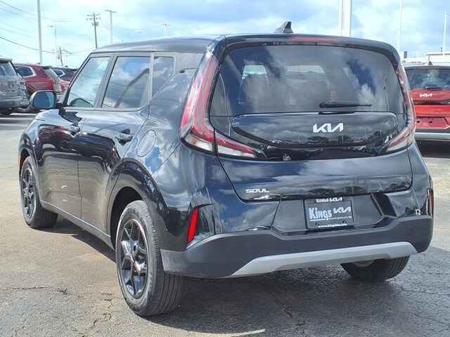 2023 Kia Soul LX photo 4