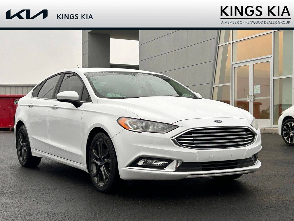 Used 2018 Ford Fusion SE Sedan