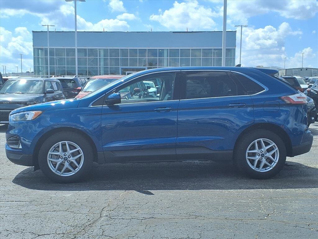 2022 Ford Edge SEL photo 3