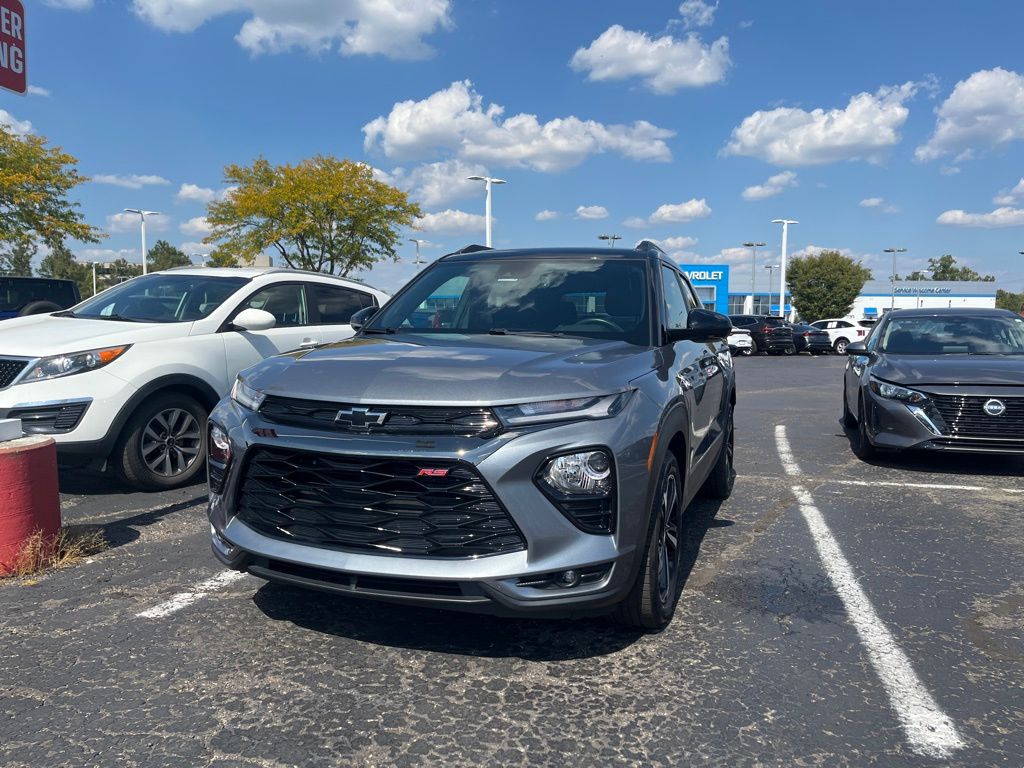 2021 Chevrolet Trailblazer RS photo 2