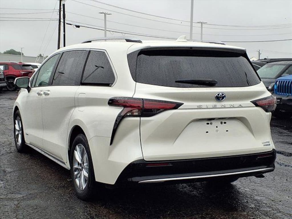 Used 2021 Toyota Sienna Limited Van