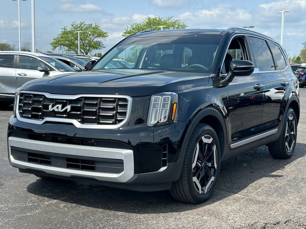 Used 2024 Kia Telluride S SUV