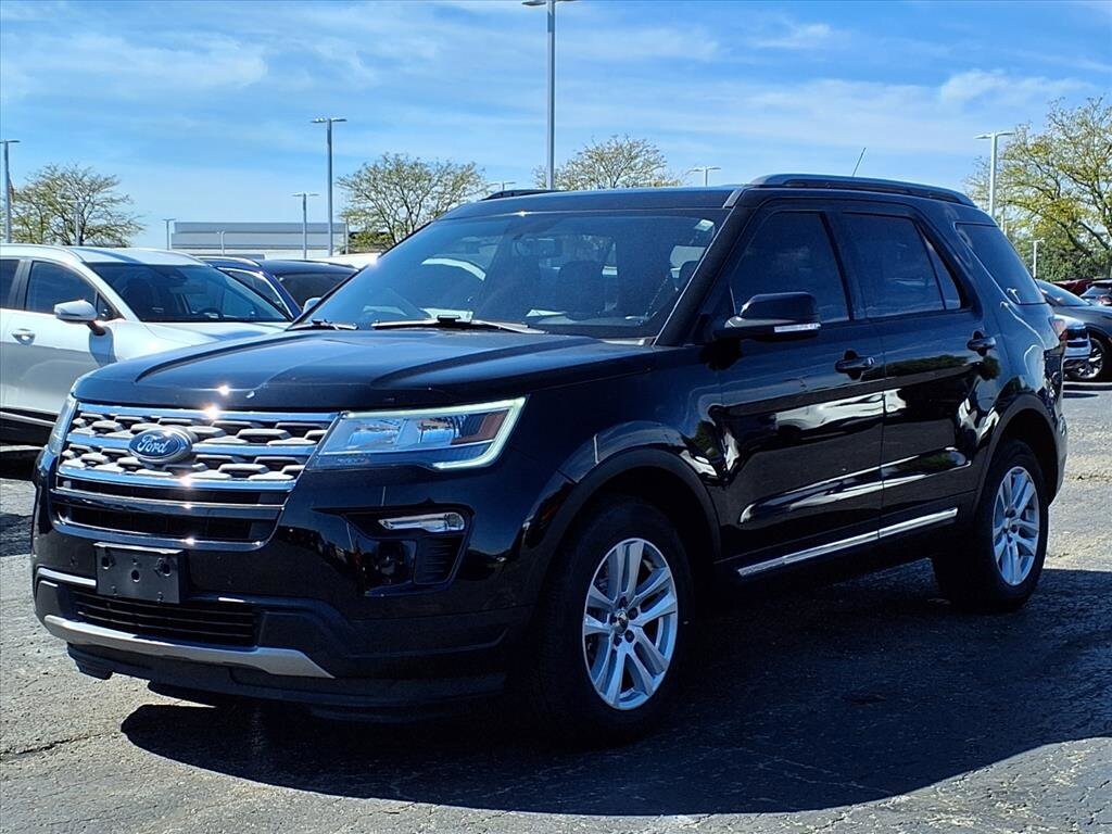 2018 Ford Explorer XLT photo 2