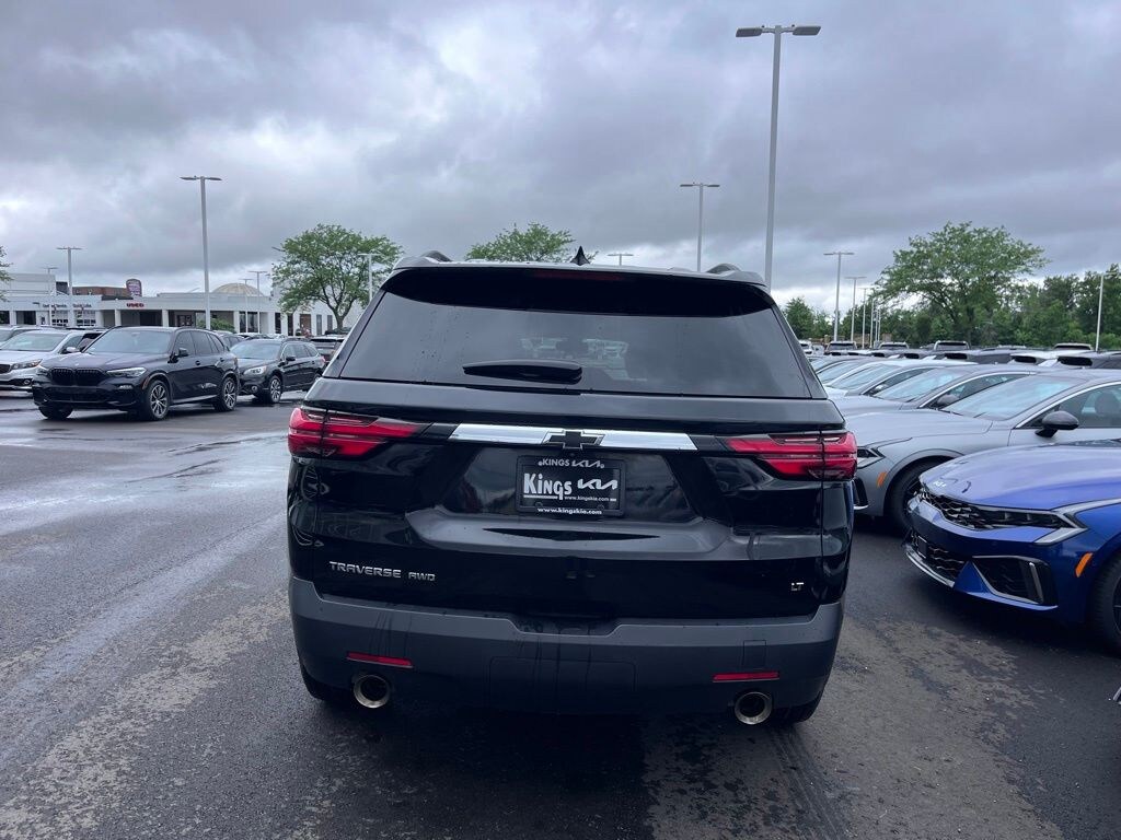 Used 2023 Chevrolet Traverse LT Leather SUV