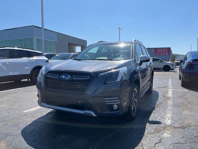2022 Subaru Forester Touring photo 2