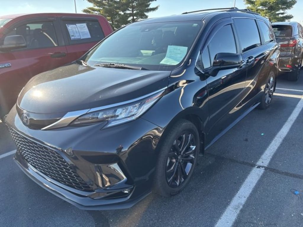 Used 2022 Toyota Sienna XSE Van Passenger Van