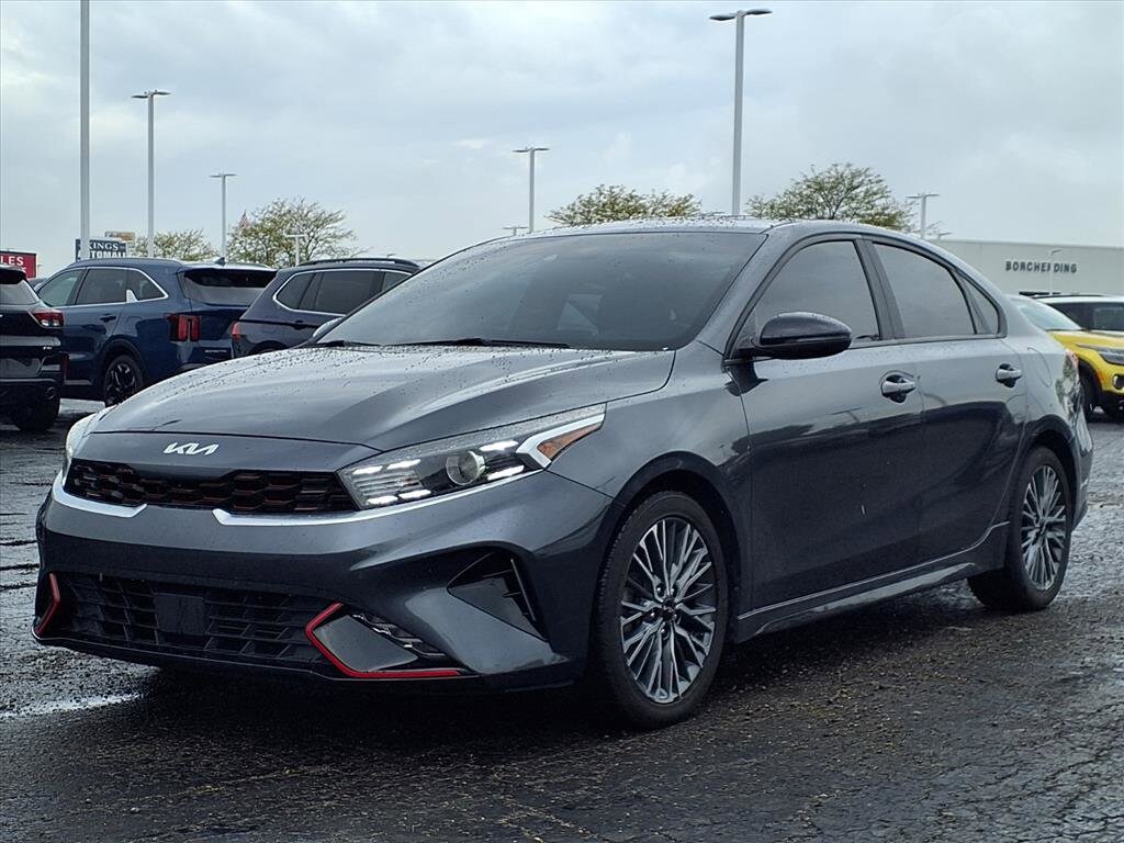 2022 Kia Forte GT-Line photo 2