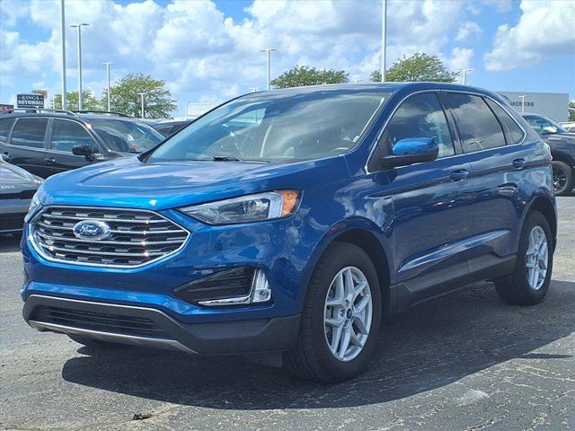 2022 Ford Edge SEL photo 2