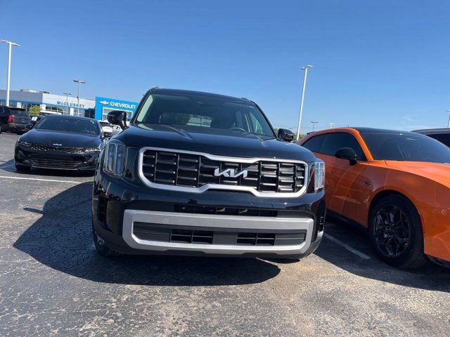 2023 Kia Telluride S photo 3