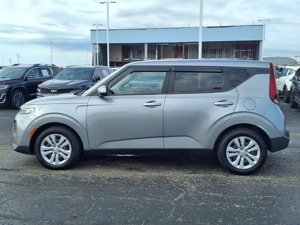 2022 Kia Soul LX photo 3